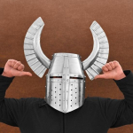 Viduramžių tamplierių &scaron;almas, Teutonų sparnuotas &scaron;almas, Didysis raguotas kario &scaron;almas, Fantazijos sparnuoti cosplay &scaron;arvai LARP kolekcionieriams