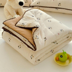 Naujas mielas ra&scaron;tuotas oro kondicionieriaus pledas, mink&scaron;tas, &scaron;velnus odai, dygsniuota antklodė, kvėpuojanti, vėsinanti vasarinė antklodė, karali&scaron;ko dydžio lovoms 150x200cm