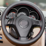 GNUPME DIY dirbtinės odos vairo dangtelis Juodas automobilio vairo dangtelis, skirtas senai Mazda 3 Mazda 5 Mazda 6 Pentium Black Thread