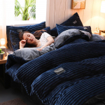 Keturių dalių žiemos triu&scaron;io aksomo patalynės komplektas: Flaneliniai antklodžių užvalkalai ir &scaron;iltos sutir&scaron;tintos antklodės 2.0m Bed (Duvet Cover 220x240cm, Four-piece Set)