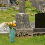 Kapinių vazonas, lengvas montavimas, memorialinis vazonas kapinėms, kapui, sodui mėlyna