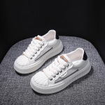 White Shoes Moteri&scaron;ki plok&scaron;čia platforma pavasario ir rudens vasaros ploni nauji, tinkantys laisvalaikio sportiniai lentos batai