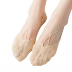 Moteri&scaron;kos nėriniuotos kojinės, nesimatančios i&scaron; batų, žemo kirpimo, nematomos, dengiančios tik pir&scaron;tų galiukus, puskojinės, vasarinės, skirtos jogai, su neslystančiu kulnu