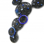 NOA [I2208] - Collier Cr&eacute;ateur 'Carmen' bleu mėlyna