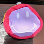 Spalvinga dopamino kepuraitė, monetų piniginė ir mobiliojo telefono pakabukas-raktų pakabukas su virvele