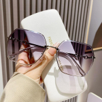 Vyri&scaron;ki ir moteri&scaron;ki saulės akiniai: Stilingi, apsauga nuo UV spindulių vairavimui ir kelionėms Silver Frame, Gray-Pink Lens