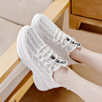 Madingi laisvalaikio sportbačiai moteri&scaron;ki tinkliniai, kvėpuojantys, patogūs lengvi bėgimo bateliai moterims Zapatos De Mujer 2024 m. 35 balta