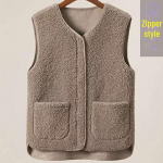 Moteri&scaron;ka rudens/žiemos ėriuko vilnos užsegama liemenė - Pastorinta kailinė liemenė XL (125-140 jin)