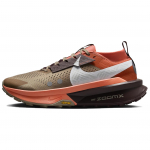 Nike ZoomX Zegama 2 Chaki spalvos su Hyper Crimson ir Burgundy Crush akcentais Balta Spalva Vyri&scaron;ki sportbačiai HQ3768-200 42