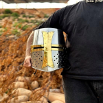 Tamplierių &scaron;almas Viduramžių kryžiuočių &scaron;almas Tamplierių riterio &scaron;almas su Mason's Brass Cross Medieval Armor sidabro spalvos Cosplay &scaron;almu