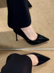 Juodi auk&scaron;takulniai raudonu padu moteri&scaron;ki stiletto 2025 rudens ir žiemos nauji blizgučiais puo&scaron;ti kri&scaron;toliniai vestuviniai smailianosiai profesionalūs seksuali vieni batai 43