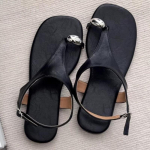 Madingi vasariniai odiniai moteri&scaron;ki batai Romėni&scaron;ki Nauji Retro Vintage Metalinis Sagtukas Pir&scaron;tų Kaulo Ra&scaron;to Basutės Atostogų Paplūdimio Eleganti&scaron;kos Moteri&scaron;kos Basutės 35 juoda