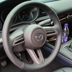 Rankinis siuvimas Juoda Odinė Automobilio Vairo Dangtelis Mazda 3 Axela CX-30 MX-30 Automobilio Aksesuarams Red Blue Thread