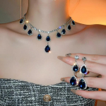 Diamond Flower Super Flash kutais karoliai europieti&scaron;kas ir amerikieti&scaron;kas lengvas prabangus raktikaulio grandinės suknelės dizainas, universalus karoliai keliaujant į darbą ir atgal
