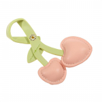 Persikų &scaron;irdies vy&scaron;nių raktų pakabuko dekoravimas &bdquo;pasidaryk pats&ldquo; amatų priedai Meilės vy&scaron;nių pakabukas Papuo&scaron;alų krep&scaron;io dekoravimo krep&scaron;io pakabukas One Size raudona