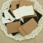 50PCS Pro ekrano tipas Auskarų ausinių smeigių laikiklis Kabantys pakabinamos kraftpopierinės kortelės 50PCS juoda