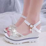 Madingi moteri&scaron;ki vasaros siurbliai Platforminiai sandalai plei&scaron;tai Crystal Peep Toe sandalai 35 balta