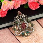 Etninė arabi&scaron;ka gėlių sagė moteri&scaron;ka papuo&scaron;alai vintažinės aukso spalvos vandens la&scaron;ų dervos kalnų kri&scaron;tolo &scaron;aliko segtukas raudona