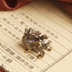 Statula figūrėlė Turtas Žalvaris Dekoras Gerovė Kinų stiliaus Ornamentas Qilin Dragon Luck Gyvūnas Fengshui Vintage A
