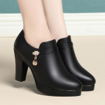 Patogūs madingi gilios burnos mink&scaron;tos odos moteri&scaron;ki batai su platforma Fall Med Block Vienviečiai batai biure mamai 39