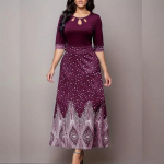 Eleganti&scaron;ka moteri&scaron;ka suknelė su gėlių ra&scaron;tu vakarėliui, banketui, su pusrankovėmis, apvalia i&scaron;kirpte, i&scaron;kirptais elementais 4XL violetinė