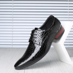 Nauji vyri&scaron;ki smailianosiai odiniai bateliai Blizgūs odiniai su akmens ra&scaron;tu Briti&scaron;ko stiliaus Patogūs verslo atsitiktinio stiliaus Formalūs bateliai vyrams 38 gray