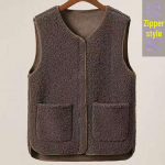 Moteri&scaron;ka rudens/žiemos ėriuko vilnos užsegama liemenė - Pastorinta kailinė liemenė XL (125-140 jin)