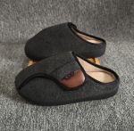 Reguliuojami fleece pamu&scaron;alu operuotos pėdos &scaron;lepetės patinimui ir platims kojoms XL 45-46 gray