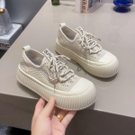Madingi moteri&scaron;ki sportbačiai 2024 m. tendencijos Flyknit moteri&scaron;ki batai Pavasario nauji kvėpuojantys tinklelio laisvalaikio batai Apvalus pir&scaron;tas Lengvas mink&scaron;tas padas 35 smėlis