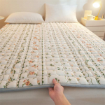 Naujas Milk Velvet dygsniuotas čiužinys Mink&scaron;ta pagalvėlė Buitinė lova čiužinys Apsauginis padėklas Hotel Tatami lovos pagalvėlė 150*200cm