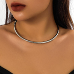 Metaliniai apvalūs Torques Choker karoliai moterims Paprasta aukso spalvos apykaklės karoliai vakarėlio papuo&scaron;alai