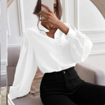 Moteri&scaron;ki mar&scaron;kiniai Eleganti&scaron;ki vienspalviai atvartai ilgomis rankovėmis, vienos eilės sagomis, laisvi moteri&scaron;ki vir&scaron;eliai S balta