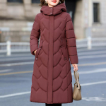 Žiemos ilgas parkas Moteri&scaron;kos striukės su gobtuvu Eleganti&scaron;kas laisvas storas &scaron;iltas vidutinio amžiaus moteri&scaron;kas paltas ilgomis rankovėmis vir&scaron;utiniai drabužiai 5XL vyno raudonos spalvos