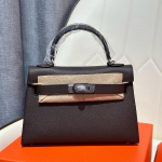 Naujas natūralios odos antrosios kartos krep&scaron;ys Mini krep&scaron;ys delno ra&scaron;tu Karvės odos, vieno peties moteri&scaron;kas krep&scaron;ys, klasikinis madingas ir universalus 19cm+box with silk scarf sidabras/juoda