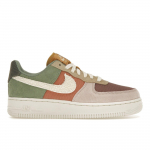 Nike Air Force 1 07 LX Aliejinės žalios spalvos Terra Blush Moteri&scaron;ki kedai Rudo sezamo ir &scaron;viesiai dramblio kaulo spalvos FZ3782-386 44.5