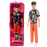 Barbie Ken Fashionistas lėlė Gėlių Havajų mar&scaron;kinėliai su daugkartinio naudojimo užtrauktuku vinilinėje ta&scaron;ėje HBV24 Mattel Amžius 3+