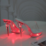 HOKSVZY 190 serijos 14,5 cm kulnas 4,5 cm platforma LED &scaron;viečiantys naktinio klubo &scaron;ou batai 2020 m. vasaros seksualūs seklios burnos kri&scaron;tolo kulnas LFD 36 raudona