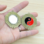 Kini&scaron;kas Feng&scaron;ui veidrodis 5 cm mažas Bagua veidrodis metalinis retro Yinyang amatai ornamentai namų sienų dekoracija pakabukas galima pakabinti 1PC