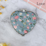 Mini makiažas, kompakti&scaron;kos ki&scaron;eninės gėlės i&scaron; dviejų pusių sulankstomi vintažiniai kosmetiniai veidrodžiai Love