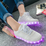 Spalvingi &scaron;viečiantys batai pavasariui ir rudeniui Nauji &scaron;viečiantys batai vyrams ir moterims Fluorescentiniai batai USB įkraunami LED &scaron;viesa korėjieti&scaron;ki poros batai 31