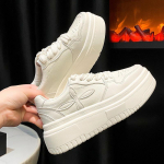 Moteri&scaron;ki balti batai Nauji vasariniai laisvalaikio kvėpuojantys batai Moteri&scaron;ki, tinkantys auk&scaron;tyn platformos batai