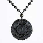 Lucky Amulet pakabukas karoliai, ilga grandinėlė, natūralus obsidianas, raižytas Kinijos drakonas juoda