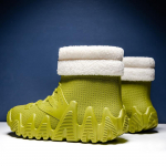 Vyri&scaron;ki vandeniui atsparūs PVC vidutinio auk&scaron;čio sniego batai su storu neslystančiu padu, madingi, &scaron;ilti, dvejopos paskirties laisvalaikio guminiai batai. Size 45