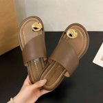 Madingi vasariniai moteri&scaron;ki batai plok&scaron;čiu mink&scaron;tu padu, prabangūs lauko paplūdimio &scaron;lepetės, sandalai, metalo akcentai, eleganti&scaron;kos moteri&scaron;kos &scaron;lepetės 40 ruda