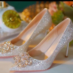 Madingi moteri&scaron;ki auk&scaron;takulniai Bėganti mada Eleganti&scaron;ki smailianosiai kri&scaron;toliniai bateliai Retro negilus kra&scaron;tas Banketų vakarėlių vestuvių moteri&scaron;ki batai Zapatos Mujer 37 brown