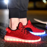 LED &scaron;viečiantys batai Laisvalaikio ap&scaron;viečiami sportbačiai Vyrams &Scaron;viečiantys batai Moterims Vyrui USB įkroviklis &Scaron;viečiantys sportbačiai Ap&scaron;viesti 46 raudona