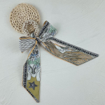 Pearl Bow Hair Tie Ribbon &ndash; stilingas, itin elastingas plaukų aksesuaras