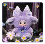 CHIBIHOUSE Nommi 6 versija Fantazijos pasaulio serijos aklas personažas, maždaug 18-20 cm auk&scaron;čio, pagamintas i&scaron; PVC ir poliesterio, mielas pliu&scaron;inis raktų pakabukas (nommi v6, 1 white