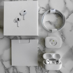 TWS 1:1 belaidės ausinės 5Pro į ausis įdedamos Bluetooth ausinės Aktyvaus triuk&scaron;mo mažinimo HD skambučių profesionalios žaidimų ausinės, skirtos Android ir IOS