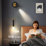 Sieninė lempa yra su prožektoriumi Svetainės fono sieninė lempa Kūrybi&scaron;ka pakabinama linija Moderni minimalistinis &scaron;viesus prabangus ap&scaron;vietimas Miegamojo lovos lempa juoda